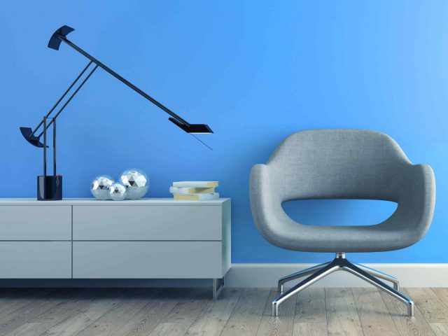 https://benignoarquitectos.pt/wp-content/uploads/2017/05/image-chair-blue-wall-640x480.jpg